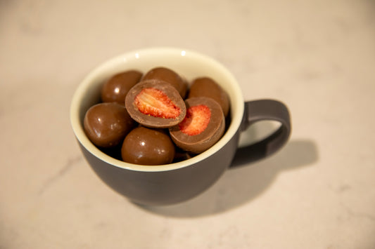 Milk Chocolate Coated Freeze Dried Strawberries (120g)